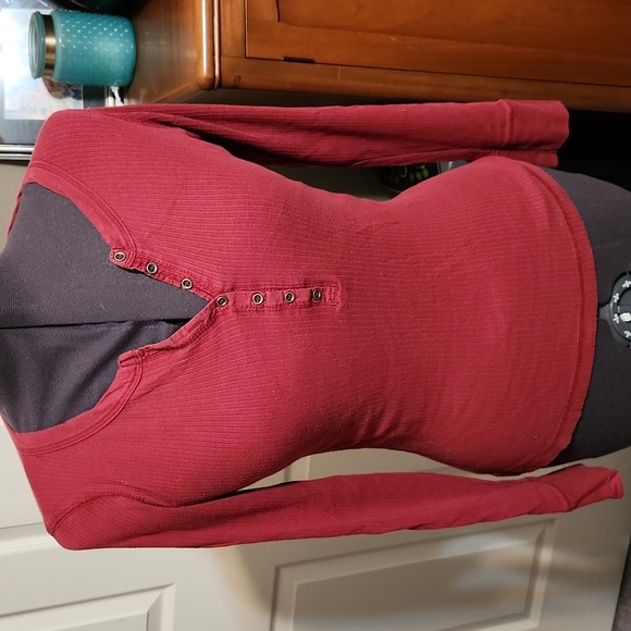 Henley style top. - Picture 1 of 5